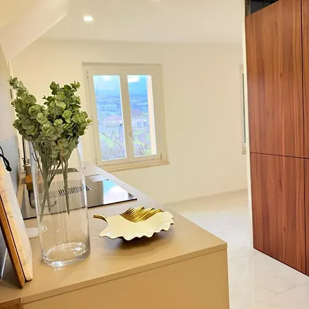 Luxrem 5 Skyline Apartment *