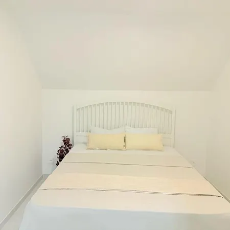 Luxrem-De 5 Apartments