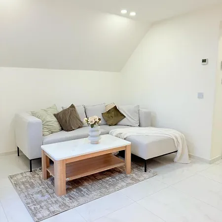 Luxrem-De 5 Apartments