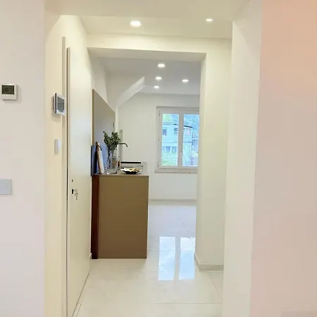 Luxrem 5 Skyline Apartment
